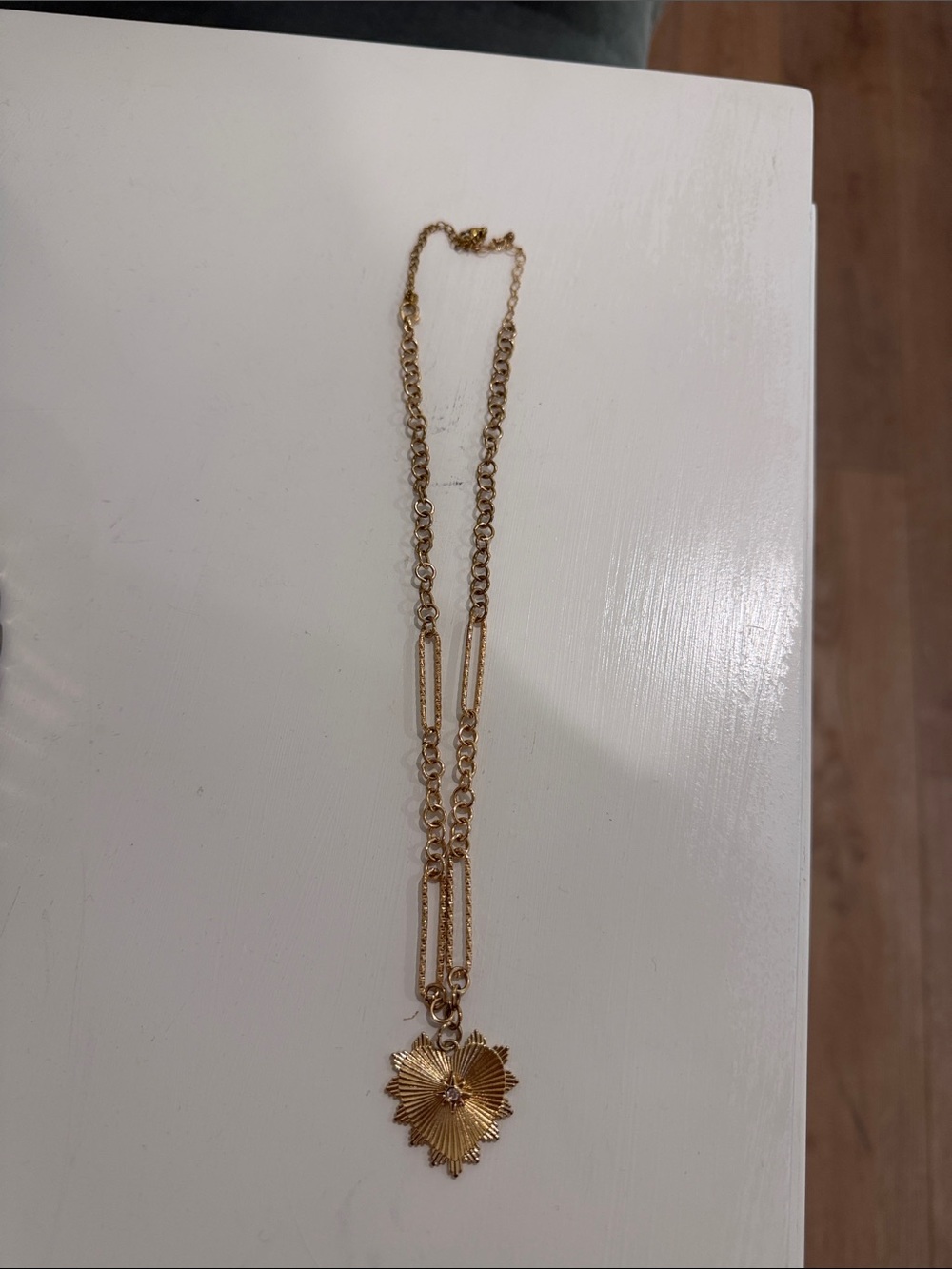 Gold Flower Pendant Necklace - Women's Jewelry